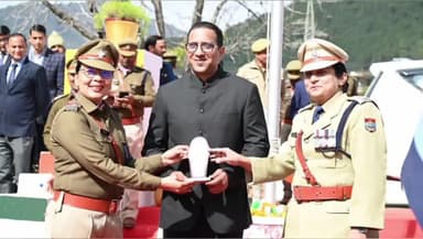 जोशियाड़ा: पुलिस लाइन ज्ञानसू में 77 वां गणतंत्र दिवस उत्साह के साथ धूमधाम से मनाया गया, डीएम ने ध्वजारोहण भव्य पुलिस परेड की सलामी