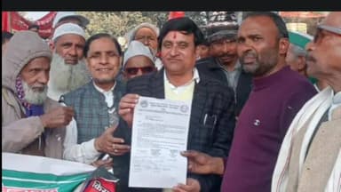 ठाकुरद्वारा: संयुक्त किसान मोर्चा ने निकाला ट्रैक्टर तिरंगा मार्च, ठाकुरद्वारा में नौ सूत्रीय मांग पत्र तहसीलदार को सौंपा