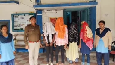 হিঙ্গলগঞ্জ: নিখোঁজ হয়ে যাওয়া চার নাবালিকাকে উদ্ধার করে হিঙ্গলগঞ্জ থানা থেকে পাঠানো হলো বসিরহাট মহাকুমা আদালতে