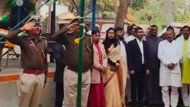 काराकाट: काराकाट में गणतंत्र दिवस उत्साहपूर्वक मनाया गया, प्रखंड के हर टोले में हुआ झंडोत्तोलन, अधिकारी रहे मौजूद