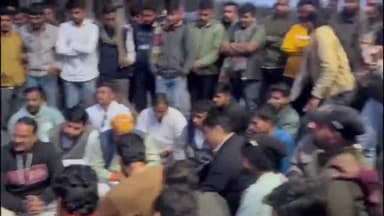 गंगधार: टोल पर कथा वाचक से हुई अभद्रता के मामले में उपजा तनाव, गुराड़िया जोगा में तहसीलदार व पुलिस उपाधीक्षक ने की समझाइश