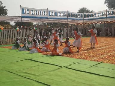 निवास में हर्षोल्लास के साथ मनाया गया 77वाँ गणतंत्र दिवस, विद्यालय के बच्चों ने दी सांस्कृतिक प्रस्तुतियाँ
निवास 26 जनव...