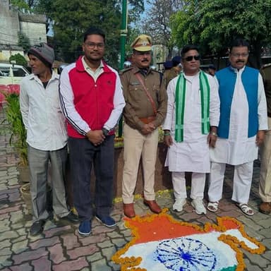 77 वें गणतंत्र दिवस के शुभ अवसर पर गोबिंदपुर थाना के थाना प्रभारी सह इंस्पेक्टर विष्णु सर के साथ थाना के अन्य सभी पुलिस ...