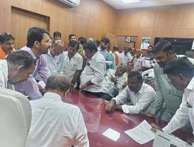 ರಾಮನಗರ: ಜಿ.ಪಂ ಕಚೇರಿಯಲ್ಲಿ ಸಾರ್ವಜನಿಕರ ಅಹವಾಲು ಸ್ವೀಕರಿಸಿದ ಸಂಸದ ಡಾ.ಸಿ.ಎನ್.ಮಂಜುನಾಥ್