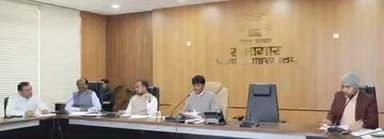 जिलाधिकारी, पटना की अध्यक्षता में जिला अधिप्राप्ति टास्क फोर्स की बैठक हुई। अधिकारियों को लक्ष्य के अनुरूप उपलब्धि हेतु अधिप्राप्ति कार्य में तेजी लाने, क्रय किए गए धान के विरूद्ध सभी किसानों को 48 घंटे के अंदर भुगतान करने का निर्देश।