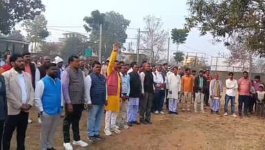 🇮🇳तिरंगे के सम्मान में चूक: डंडई पशुपालन विभाग में दिखी लापरवाही-वीडियो ने उठाए सवाल ।
#Tricolour #RespectTheFlag #Danda...