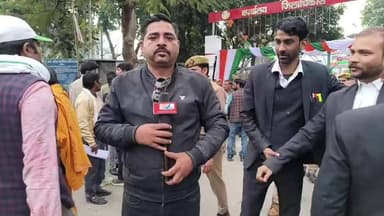 #बरेलीब्रेकिंग
#इस्तीफा के बाद #अलंकारअग्निहोत्री अपने समर्थकों के साथ कलेक्ट्रेट गेट पर बैठे धरने पर...
#अलंकारअग्निहो...