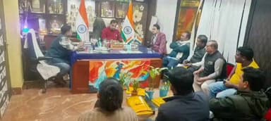 ডেবরা: ঠিকাদারদের নিয়ে ডেবরা বিডিওর সাথে বিশেষ উন্নয়নমূলক বৈঠক বিধায়ক এর