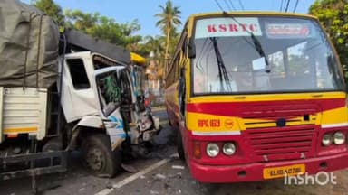 ചങ്ങനാശ്ശേരി: എംസി റോഡിൽ ചങ്ങനാശേരി പാലാത്ര ജംഗ്ഷനിൽ കെഎസ്ആർടിസി ബസ്സും ലോറിയും കൂട്ടിയിടിച്ച് അപകടം