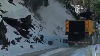 भटवाड़ी: बीआरओ ने बर्फबारी से बंद गंगोत्री हाईवे को सुक्की टॉप तक वाहनों की आवाजाही के लिए किया बहाल