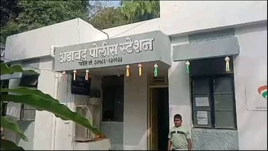 चोपडा: मंगरूळ गावाच्या पाटचारी जवळून विद्युत वितरण कंपनीच्या खांबावरील तार चोरी, अडावद पोलीस ठाण्यात गुन्हा दाखल