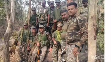 बांके बाज़ार: लुटुआ के जंगल में सुरक्षाबलों को मिली बड़ी कामयाबी, हथियारों का जखीरा बरामद