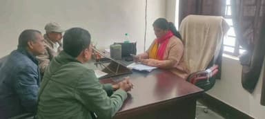 जलालगढ़: वित्तीय उन्नयन के लाभ के लिए नियोजित शिक्षकों ने जलालगढ़ प्रखंड विकास पदाधिकारी से की मुलाकात