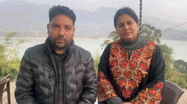 भराड़ी: दसलेहड़ा में मनरेगा बिल से छेड़छाड़ के विरोध में कांग्रेस ने किया प्रदर्शन, श्रमदान कर जताया विरोध