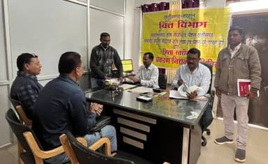 जिला कोषालय अधिकारी कार्यालय बालोद में रजत महोत्सव का किया गया आयोजन।
अधिकारी-कर्मचारियों के सेवा पुस्तिका एवं लंबित वे...