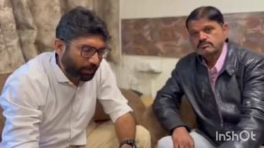 વડગામ: ધારાસભ્ય જીગ્નેશ મેવાણીનો ખાનગી કંપનીમાંથી નીકાળી દીધેલા કર્મચારીઓને હિંમત આપતો વિડિયો સોશિયલ મીડિયામાં વાયરલ.