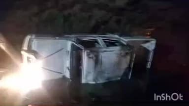 अरैन: अराई के तेजपुरिया के पास बोलेरो कैम्पर की टक्कर से विद्युत पोल क्षतिग्रस्त, सिरोंज फीडर की विद्युत सप्लाई बंद