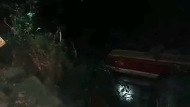 नमहोल: नम्होल के पास निजी बस हादसे में चालक-परिचालक समेत चार लोग हुए घायल