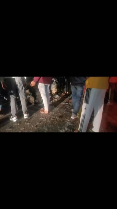 🚨🚑 रंका मोड़ पर भीषण सड़क हादसा: कार–पिकअप की जबरदस्त टक्कर, 5 लोग गंभीर घायल- मौके पर पुलिस व जुटी भीड़ ।
#RoadAccident...