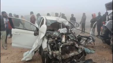 लूनकरनसर: कस्तूरिया के पास कोहरे में बस और कार की आमने-सामने भिड़ंत, चार लोग घायल