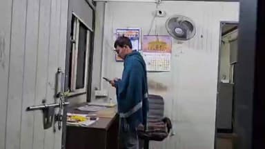 સંખેડા: ગોલા ગામડી પાસેની ખાણખનિજ વિભાગની ચેકપોસ્ટ અધિકારીના ડ્રાઈવરના ભરોસે.