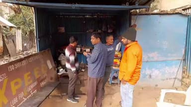 बरही: बरही में ऑटो पार्ट्स की दुकान में चोरी, छज्जा काटकर चोरों ने उड़ाया हज़ारों का सामान, पीड़ित ने डायल 112 पर दी सूचना