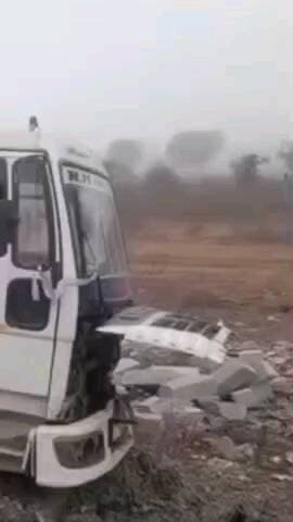 बहरोड़: सोतानाला पुलिया पर फिर हुआ हादसा, ईंटों से भरा ट्रक पलटा, बड़ा हादसा टला