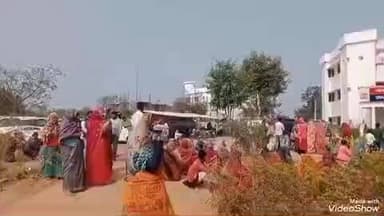 लालगंज: देवहट निवासी श्रमिक की हत्या के खुलासे को लेकर ग्रामीणों ने थाने का किया घेराव, थानाध्यक्ष के आश्वासन पर धरना समाप्त