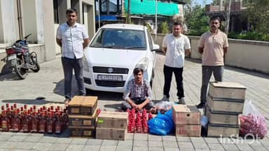 ખેરગામ: ખેરગામ પોલીસે પાણી ખડક જતા રોડ ઉપરથી 4,49,800 નો પ્રોહી મુદામાલ સાથે એક આરોપીને ઝડપી પાડ્યો