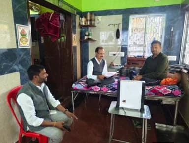 जलालगढ़: सूरज बिहारी हत्या कांड को लेकर जलालगढ़ के प्रमुख ने परिवार वालों से मिलकर दी सांत्वना