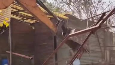 दक्षिण सोलापूर: सोलापूर महानगरपालिकेच्या वतीने विजापूर रस्त्यावरील आयटीआय परिसरातील काढण्यात आली अतिक्रमणे