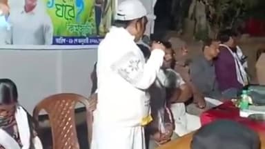 পাঁশকুড়া: পাঁশকুড়া পৌরসভার ৬ নম্বর ওয়ার্ডে তৃণমূল কংগ্রেসের লক্ষ্মী এলো ঘরে কর্মসূচি উপস্থিত পাঁশকুড়া শহর TMC সভাপতি