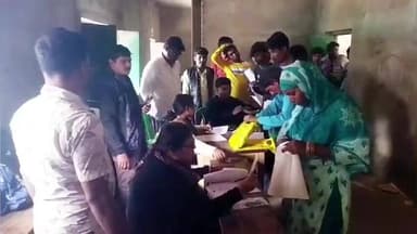 জয়নগর ২: তেলিপুকুর অবৈতনিক প্রাথমিক বিদ্যালয়ে এসআইআরের হিয়ারিং জনজোয়ার