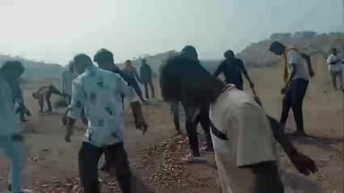 ग्राम कांकर में इंजीनियर ने की खेल मैदान की जाँच और युवाओं ने स्वयं पत्थर हटाए मैदान से