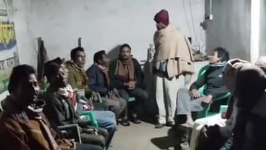 কেশপুর: কেশপুরের শোলডিহা তৃণমূল দলীয় কার্যালয়ে স্থানীয় তৃণমূল কর্মীদের নিয়ে কর্মী বৈঠকের আয়োজন