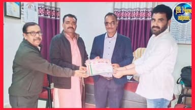 गणतंत्र दिवस पर पंचायत सचिव मुन्ना राजा बुंदेला उत्कृष्ट कार्य हेतु हुए सम्मानित मिला प्रशस्ति पत्र
#पन्ना #raipura #पं...