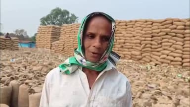 दुलदुला: दुलदुला धान खरीदी केंद्र में टोकन संकट, पैसा देने पर मिला टोकन—नाराज किसान ने धान में आग लगाने की दी चेतावनी