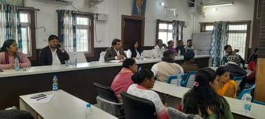 बेलागंज प्रखंड मुख्यालय के सभागार में पंचायत समिति की बैठक आहूत की गई। जिसमें सभी विभाग के अधिकारियों के साथ पंचायत प्रत...