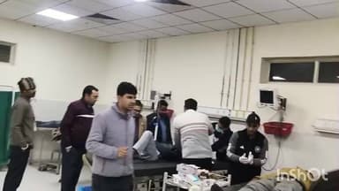 दौसा: दौसा के 21 कालाखोह के पास बस और ट्रेलर में हुई टक्कर, एक दर्जन लोग हुए घायल