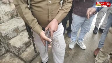 जमीन विवाद में दो की हत्या || भतीजे की गोली से चाची और एक ग्रामीण की मौत
#Crime #CrimeNews #weapons #murders #police #ne...