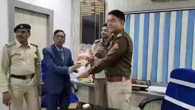 বেলডাঙা ১: পাঁচ বছরের পুরনো মার্ডার কেসের সাজা ঘোষণার পর পিপিকে বেলডাঙ্গা থানায় পুলিশের পক্ষ থেকে সংবর্ধনা প্রদান।