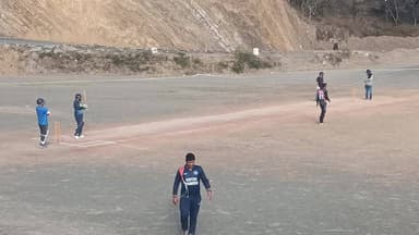 LIVE :-एसएमसीसी शालाघाट,
पीयूष 11 चइयाँधार व एसपी प्लानिया
बैटिंग...पीयूष 11 चइयाँधार