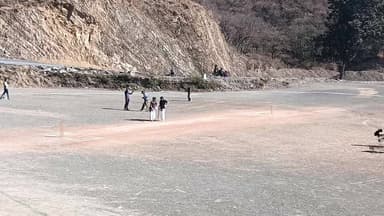 LIVE :-एसएमसीसी शालाघाट,
दीदु व सहदेव बसंतपुर
टारगेट...108 रन
बैटिंग....दीदु