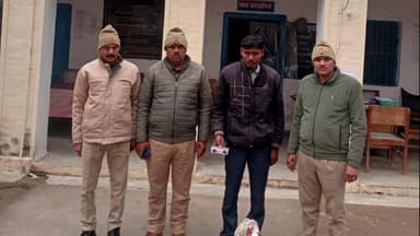 आंवला: आंवला के अलीगंज पुलिस ने चोर को किया गिरफ्तार, चोरी का सामान और ₹2800 नकद बरामद