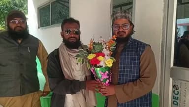 सोनो,खपरिया समाजसेवी#परवेज#सेठ पहुंचे गढ़ी इदारा बोले 10 वर्षों से सभी समुदायो के बीच! गरीब,यतीम को मदद करना मेरा उद्देश