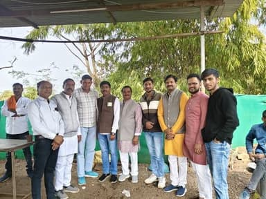 हिंदू सम्मेलन की शोभायात्रा के दौरान...