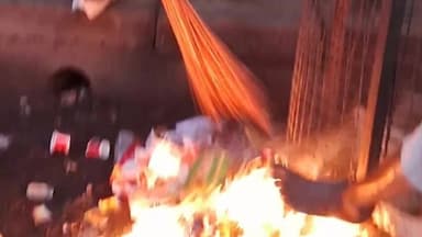 मथुरा: नगर निगम ने वृंदावन में खुले में कूड़ा जलाने पर दुकानदार पर की कार्रवाई, ₹500 का लगाया जुर्माना