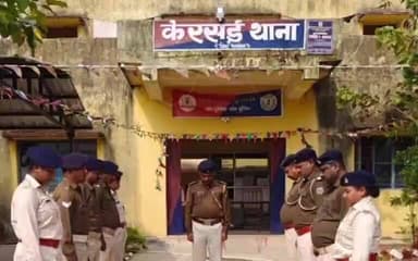 केरसई: केरसई थाना परिसर में गांधी जी की पुण्यतिथि पर स्वतंत्रता सेनानियों को श्रद्धांजलि दी गई