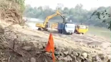 सिंदखेड राजा: बेकायदेशीर रेतीचा उपसा जोरात सुरू! व्हिडिओ आले समोर! सिंदखेडराजा प्रशासन मात्र गप्प