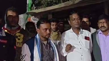 গড়বেতা ১: গড়বেতার তিন নম্বর অঞ্চলের তৃণমূলের শ্রমিক সংগঠনের সভাপতির নাম ঘোষণা ও সম্বর্ধনা